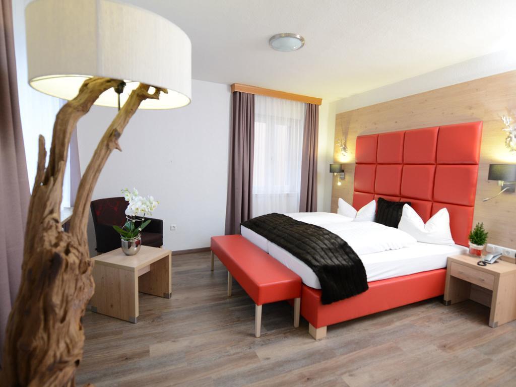 Land-Gut Hotel Zum Loewen Garni Marktheidenfeld Rom bilde