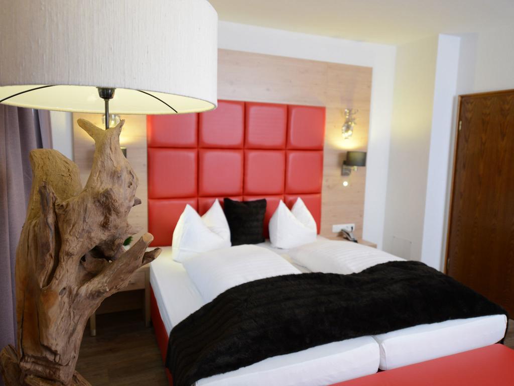 Land-Gut Hotel Zum Loewen Garni Marktheidenfeld Rom bilde