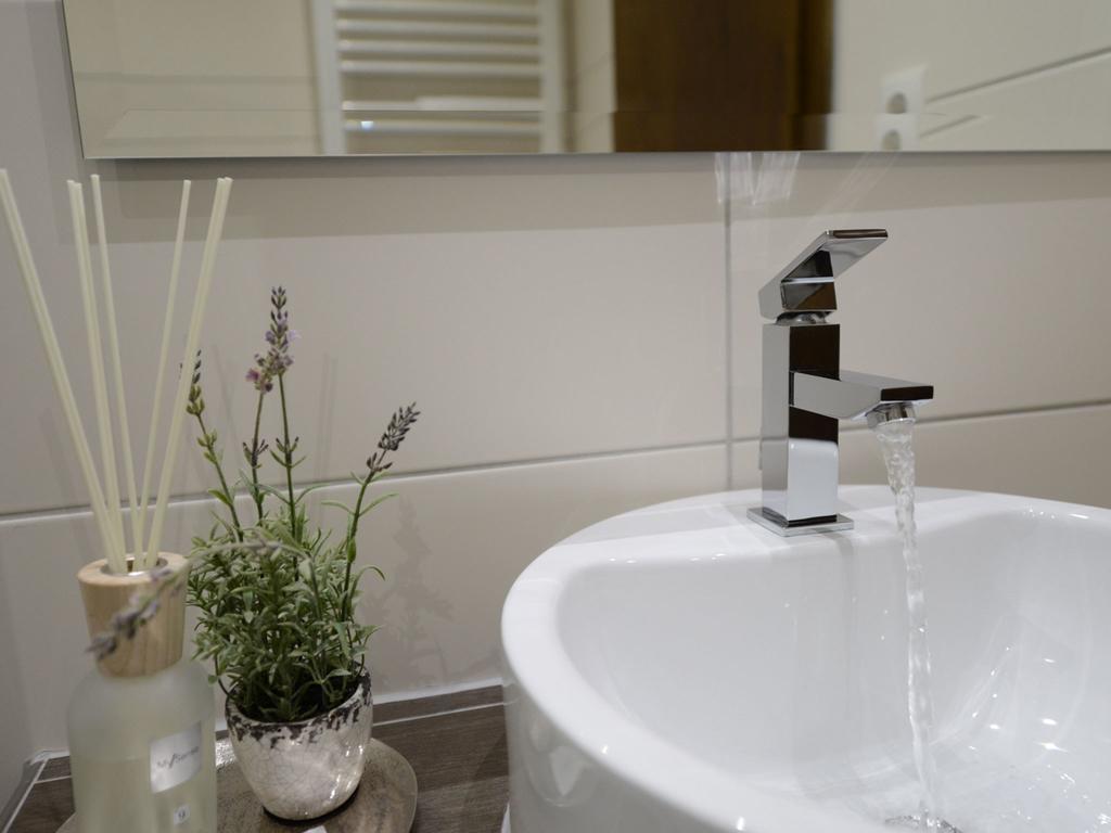 Land-Gut Hotel Zum Loewen Garni Marktheidenfeld Rom bilde